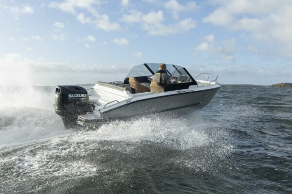 Silver Hawk BR mit Suzuki Motor | Boat Solutions